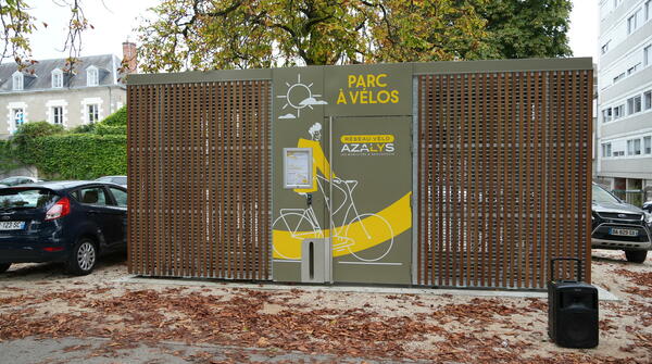 Nouveau parc à vélos sécurisé place de la République à Blois !