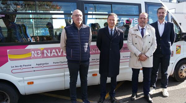 ﻿Expérimentation d'une 3e navette gratuite de centre-ville de Blois, reliée au parking relais du Jeu de paume